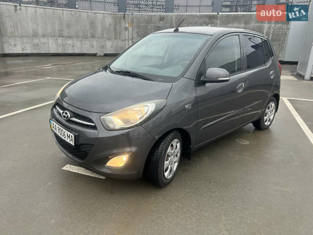 Серый Хендай и10, объемом двигателя 1.25 л и пробегом 240 тыс. км за 5600 $, фото 1 на Automoto.ua