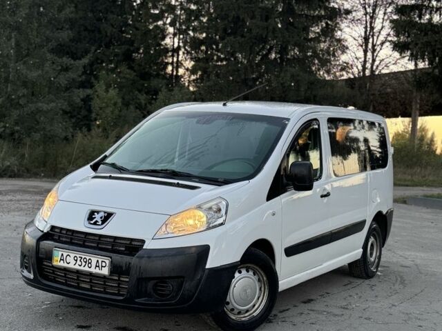 Синий Хендай и10, объемом двигателя 1.09 л и пробегом 175 тыс. км за 5200 $, фото 1 на Automoto.ua