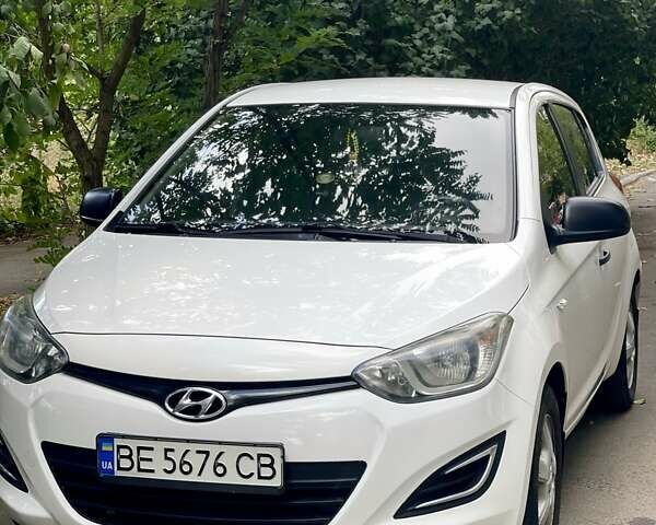 Білий Хендай і20, об'ємом двигуна 1.25 л та пробігом 182 тис. км за 5550 $, фото 1 на Automoto.ua