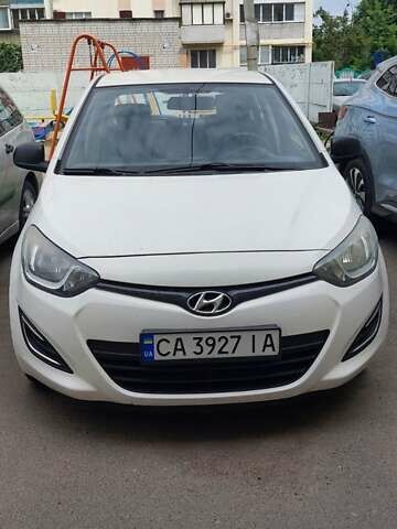 Белый Хендай и20, объемом двигателя 1.25 л и пробегом 156 тыс. км за 6700 $, фото 1 на Automoto.ua