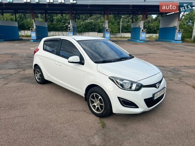 Білий Хендай і20, об'ємом двигуна 1.4 л та пробігом 121 тис. км за 6400 $, фото 1 на Automoto.ua