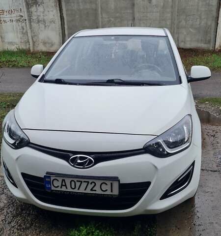 Белый Хендай и20, объемом двигателя 1.4 л и пробегом 81 тыс. км за 6999 $, фото 1 на Automoto.ua
