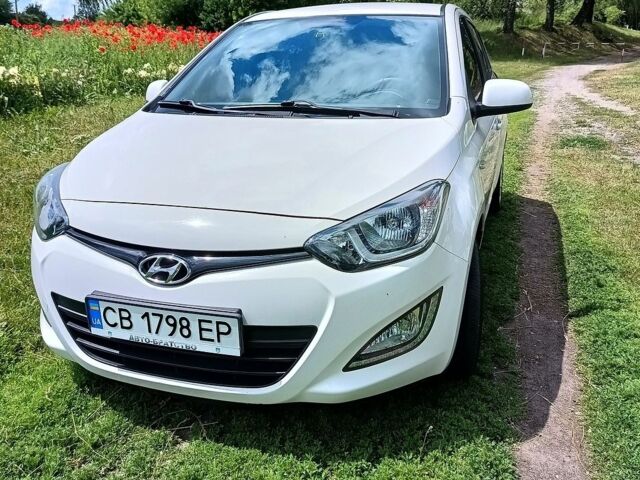 Белый Хендай и20, объемом двигателя 1.12 л и пробегом 266 тыс. км за 5800 $, фото 1 на Automoto.ua