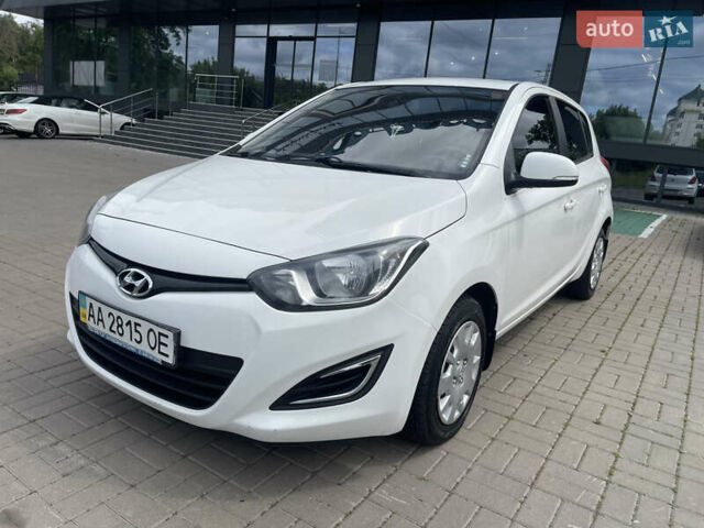 Белый Хендай и20, объемом двигателя 1.4 л и пробегом 162 тыс. км за 7900 $, фото 1 на Automoto.ua