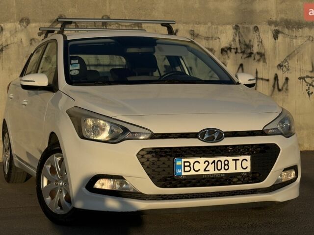 Белый Хендай и20, объемом двигателя 1.1 л и пробегом 266 тыс. км за 6900 $, фото 1 на Automoto.ua