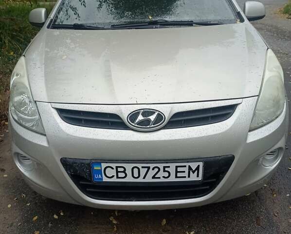 Бежевий Хендай і20, об'ємом двигуна 1.4 л та пробігом 125 тис. км за 4500 $, фото 1 на Automoto.ua