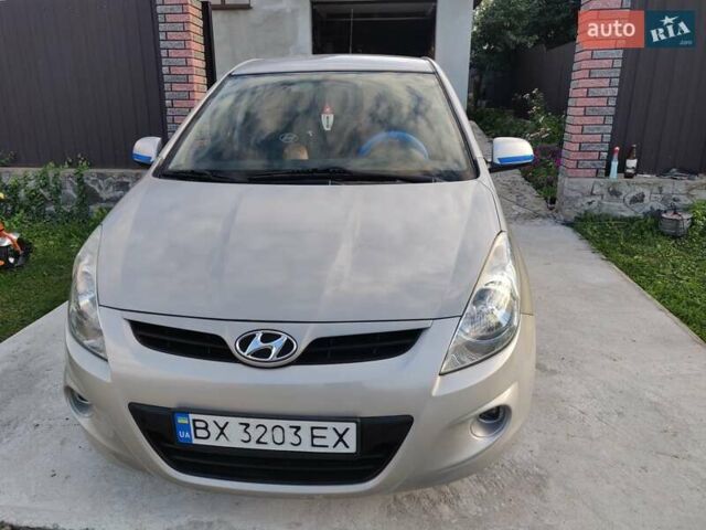 Бежевий Хендай і20, об'ємом двигуна 1.4 л та пробігом 112 тис. км за 7300 $, фото 1 на Automoto.ua