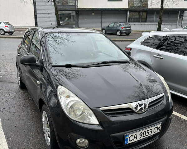 Чорний Хендай і20, об'ємом двигуна 1.25 л та пробігом 237 тис. км за 4877 $, фото 1 на Automoto.ua