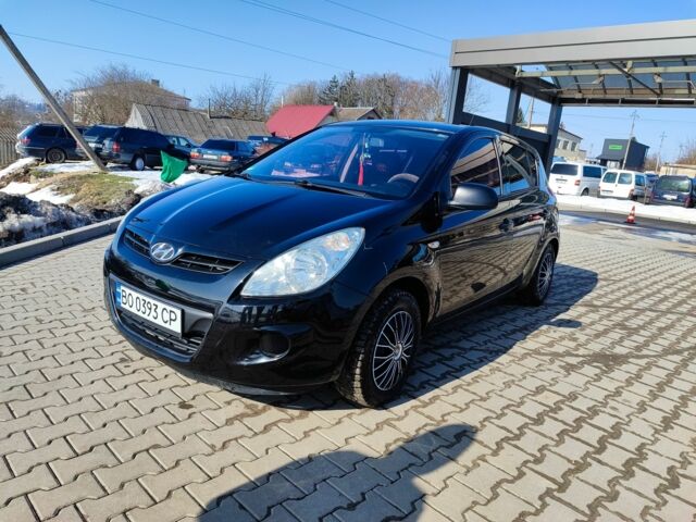 Чорний Хендай і20, об'ємом двигуна 0 л та пробігом 183 тис. км за 4800 $, фото 1 на Automoto.ua