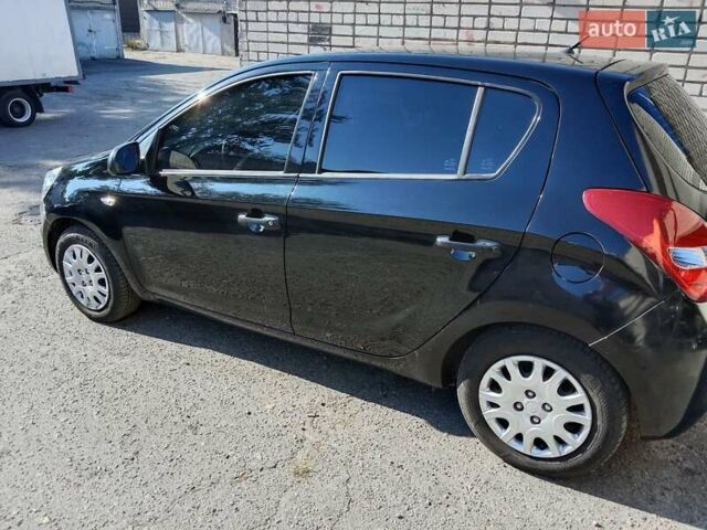 Чорний Хендай і20, об'ємом двигуна 1.4 л та пробігом 186 тис. км за 4400 $, фото 1 на Automoto.ua