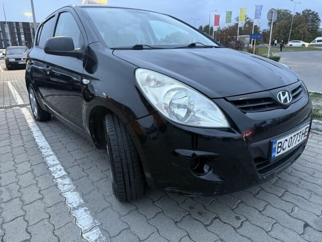 Черный Хендай и20, объемом двигателя 1.4 л и пробегом 190 тыс. км за 4806 $, фото 1 на Automoto.ua