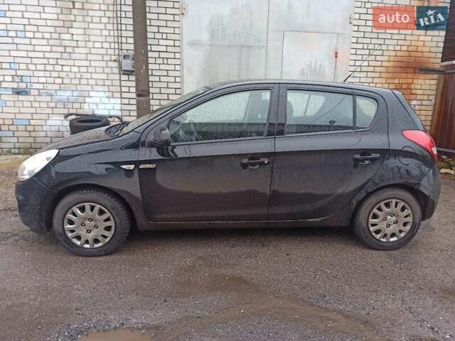 Чорний Хендай і20, об'ємом двигуна 1.2 л та пробігом 190 тис. км за 3999 $, фото 1 на Automoto.ua