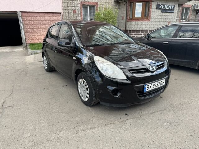 Черный Хендай и20, объемом двигателя 1.2 л и пробегом 144 тыс. км за 5300 $, фото 1 на Automoto.ua