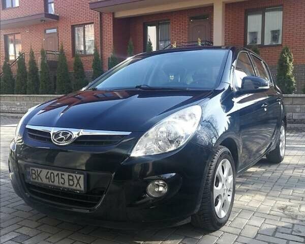 Чорний Хендай і20, об'ємом двигуна 1.4 л та пробігом 160 тис. км за 5500 $, фото 1 на Automoto.ua