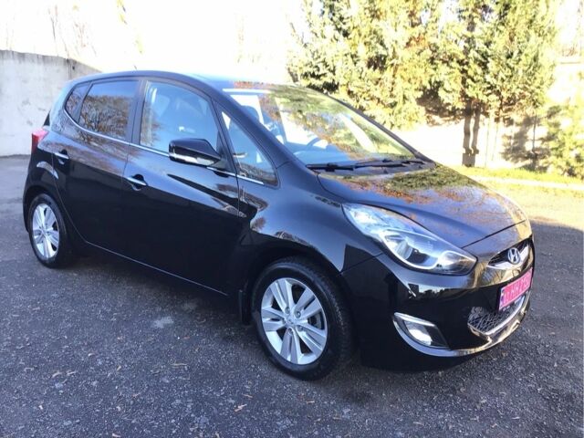 Черный Хендай и20, объемом двигателя 1.6 л и пробегом 175 тыс. км за 10900 $, фото 1 на Automoto.ua
