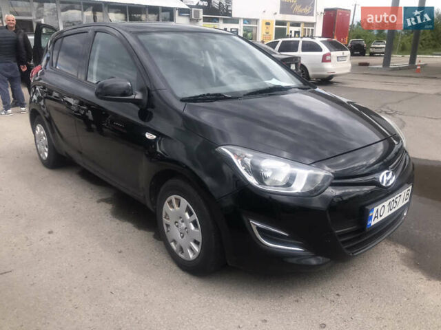 Черный Хендай и20, объемом двигателя 1.25 л и пробегом 114 тыс. км за 7500 $, фото 1 на Automoto.ua