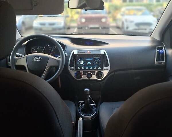 Коричневый Хендай и20, объемом двигателя 1.2 л и пробегом 147 тыс. км за 6500 $, фото 1 на Automoto.ua