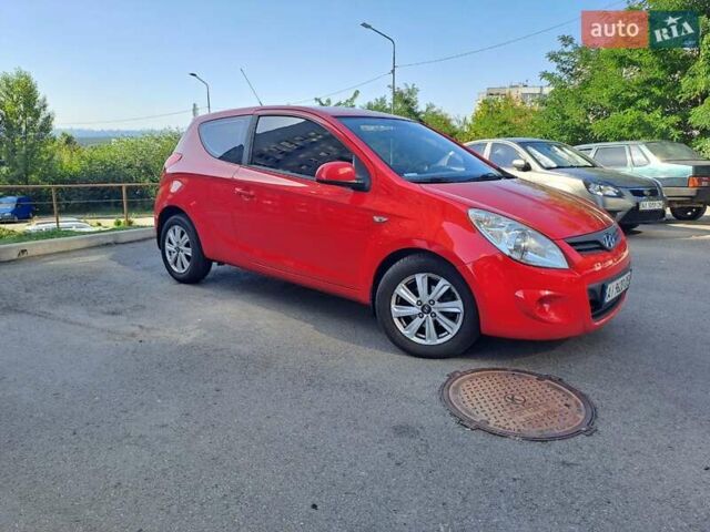Червоний Хендай і20, об'ємом двигуна 1.4 л та пробігом 185 тис. км за 7800 $, фото 1 на Automoto.ua