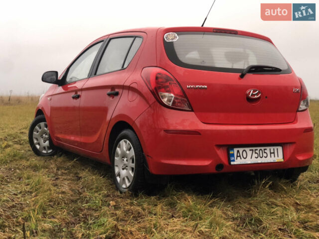 Червоний Хендай і20, об'ємом двигуна 1.2 л та пробігом 225 тис. км за 6100 $, фото 1 на Automoto.ua