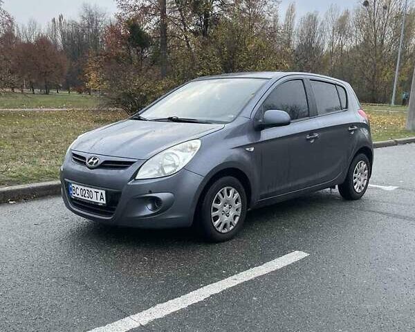 Серый Хендай и20, объемом двигателя 1.4 л и пробегом 188 тыс. км за 6700 $, фото 1 на Automoto.ua