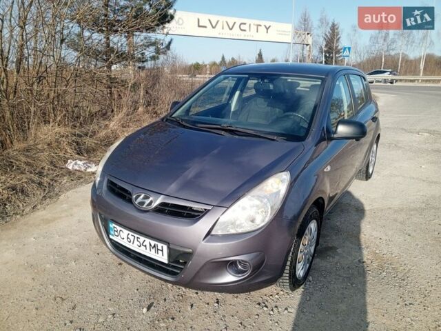 Серый Хендай и20, объемом двигателя 1.4 л и пробегом 215 тыс. км за 6500 $, фото 1 на Automoto.ua