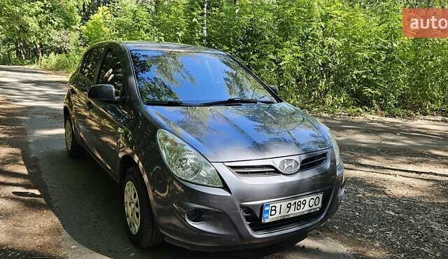 Серый Хендай и20, объемом двигателя 1.4 л и пробегом 230 тыс. км за 6500 $, фото 1 на Automoto.ua