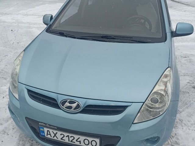 Серый Хендай и20, объемом двигателя 1.4 л и пробегом 122 тыс. км за 6300 $, фото 1 на Automoto.ua