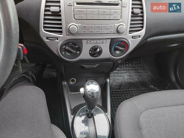 Серый Хендай и20, объемом двигателя 1.4 л и пробегом 184 тыс. км за 7600 $, фото 1 на Automoto.ua