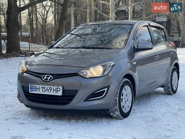 Серый Хендай и20, объемом двигателя 1.4 л и пробегом 112 тыс. км за 7300 $, фото 1 на Automoto.ua