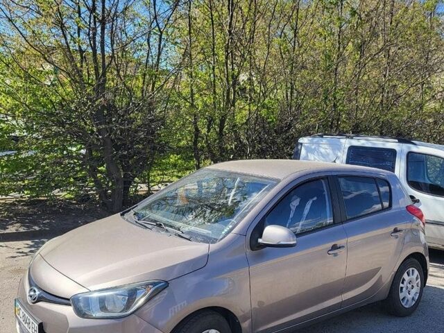 Сірий Хендай і20, об'ємом двигуна 1.4 л та пробігом 127 тис. км за 7500 $, фото 1 на Automoto.ua