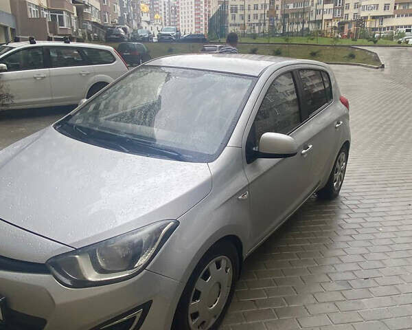 Сірий Хендай і20, об'ємом двигуна 1.25 л та пробігом 193 тис. км за 5800 $, фото 1 на Automoto.ua