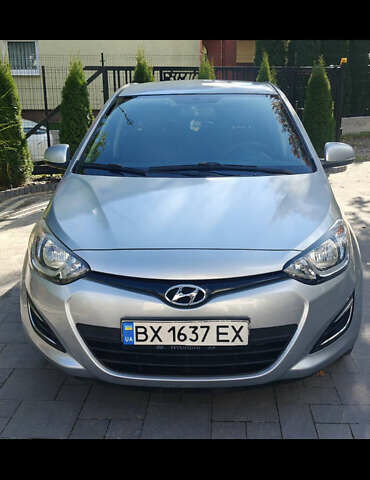 Серый Хендай и20, объемом двигателя 1.4 л и пробегом 99 тыс. км за 7300 $, фото 1 на Automoto.ua