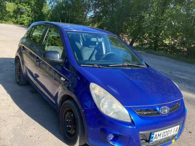 Синій Хендай і20, об'ємом двигуна 1.4 л та пробігом 230 тис. км за 3700 $, фото 1 на Automoto.ua