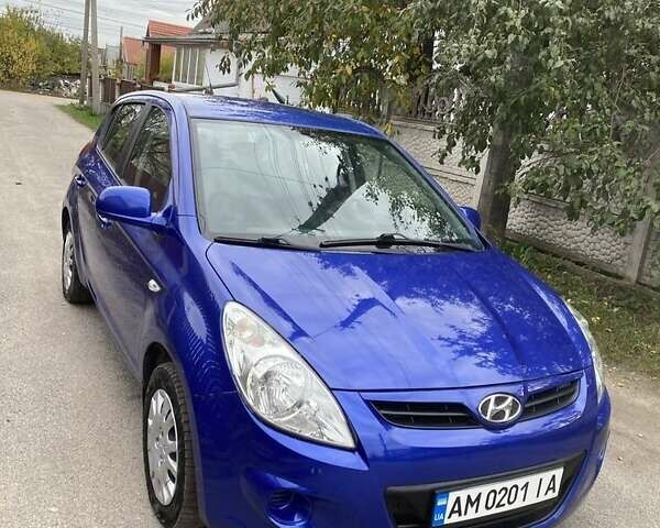 Синій Хендай і20, об'ємом двигуна 1.4 л та пробігом 240 тис. км за 5300 $, фото 1 на Automoto.ua