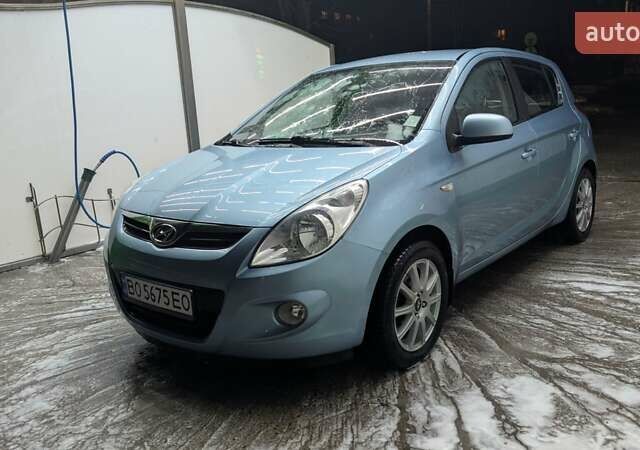 Синий Хендай и20, объемом двигателя 1.25 л и пробегом 231 тыс. км за 4800 $, фото 1 на Automoto.ua