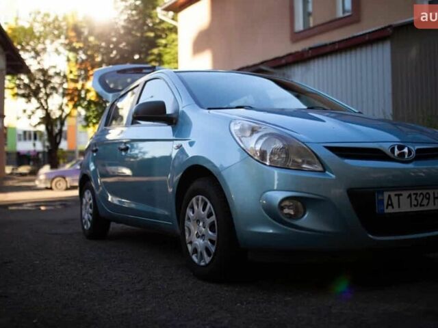 Синий Хендай и20, объемом двигателя 1.2 л и пробегом 204 тыс. км за 4900 $, фото 1 на Automoto.ua