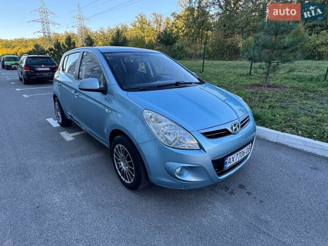 Синий Хендай и20, объемом двигателя 1.4 л и пробегом 122 тыс. км за 7750 $, фото 1 на Automoto.ua