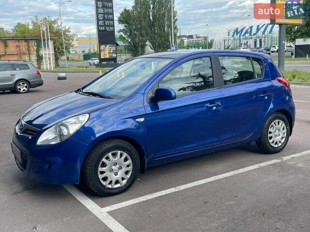 Синій Хендай і20, об'ємом двигуна 1.6 л та пробігом 94 тис. км за 6700 $, фото 1 на Automoto.ua