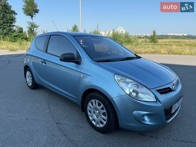 Синий Хендай и20, объемом двигателя 1.2 л и пробегом 118 тыс. км за 5400 $, фото 1 на Automoto.ua
