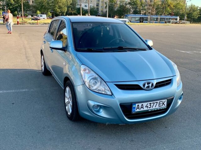 Синій Хендай і20, об'ємом двигуна 1.4 л та пробігом 138 тис. км за 8000 $, фото 1 на Automoto.ua