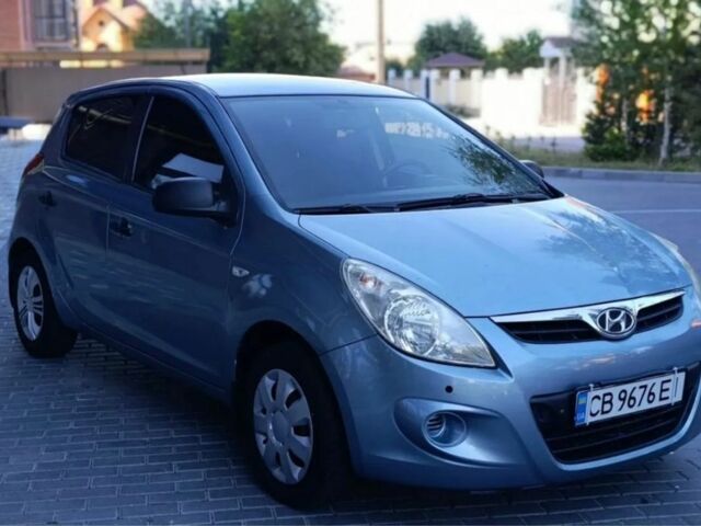 Синий Хендай и20, объемом двигателя 1.2 л и пробегом 209 тыс. км за 3900 $, фото 1 на Automoto.ua