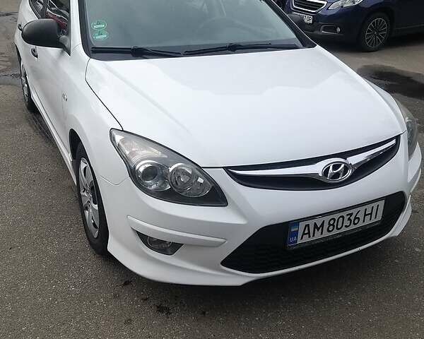 Белый Хендай i30, объемом двигателя 0 л и пробегом 177 тыс. км за 5300 $, фото 1 на Automoto.ua