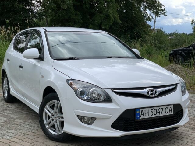 Белый Хендай i30, объемом двигателя 1.6 л и пробегом 192 тыс. км за 6899 $, фото 1 на Automoto.ua