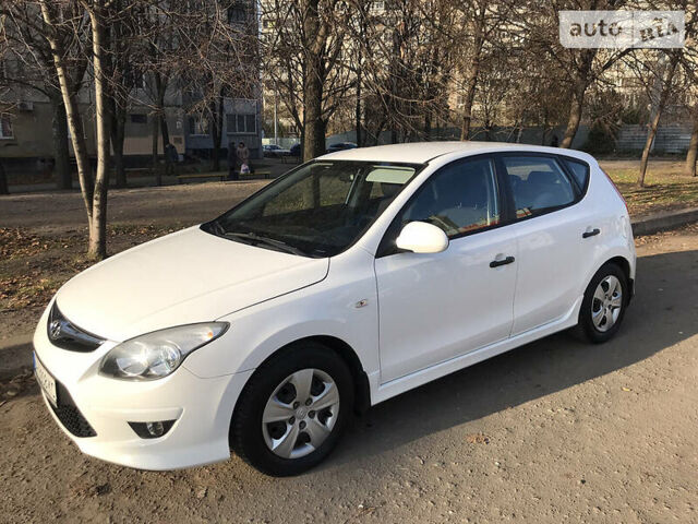 Білий Хендай i30, об'ємом двигуна 1.4 л та пробігом 82 тис. км за 7700 $, фото 1 на Automoto.ua