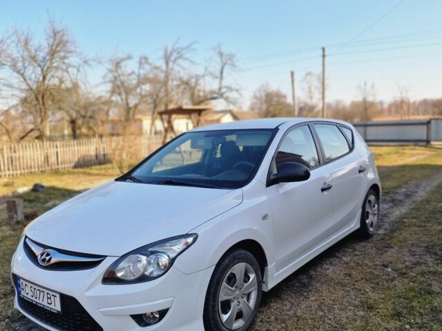 Білий Хендай i30, об'ємом двигуна 1.4 л та пробігом 120 тис. км за 7211 $, фото 1 на Automoto.ua