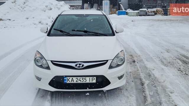 Білий Хендай i30, об'ємом двигуна 1.59 л та пробігом 140 тис. км за 7500 $, фото 1 на Automoto.ua