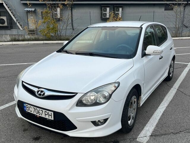 Білий Хендай i30, об'ємом двигуна 1.4 л та пробігом 224 тис. км за 5700 $, фото 1 на Automoto.ua