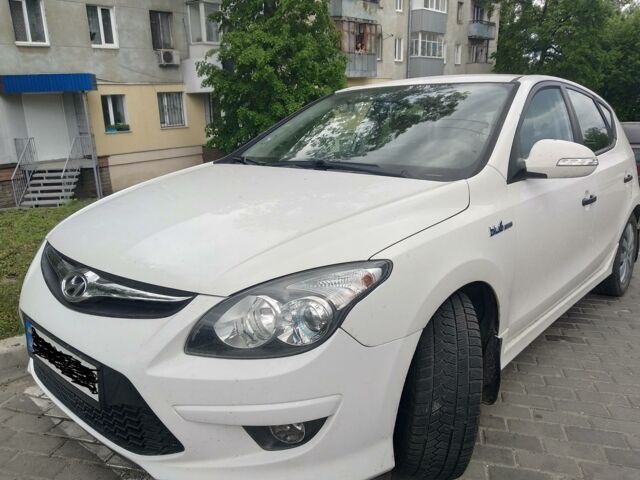 Білий Хендай i30, об'ємом двигуна 1.6 л та пробігом 186 тис. км за 7900 $, фото 1 на Automoto.ua