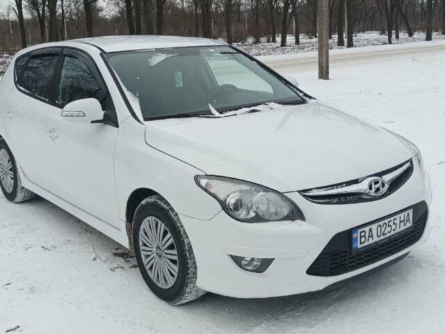 Білий Хендай i30, об'ємом двигуна 1.59 л та пробігом 185 тис. км за 7200 $, фото 1 на Automoto.ua