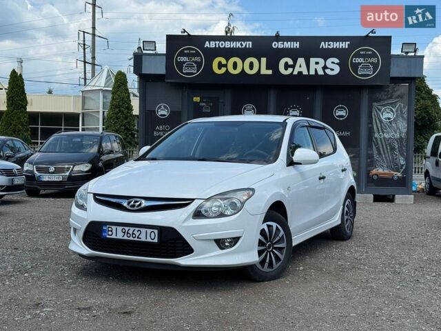 Белый Хендай i30, объемом двигателя 1.59 л и пробегом 142 тыс. км за 8200 $, фото 1 на Automoto.ua